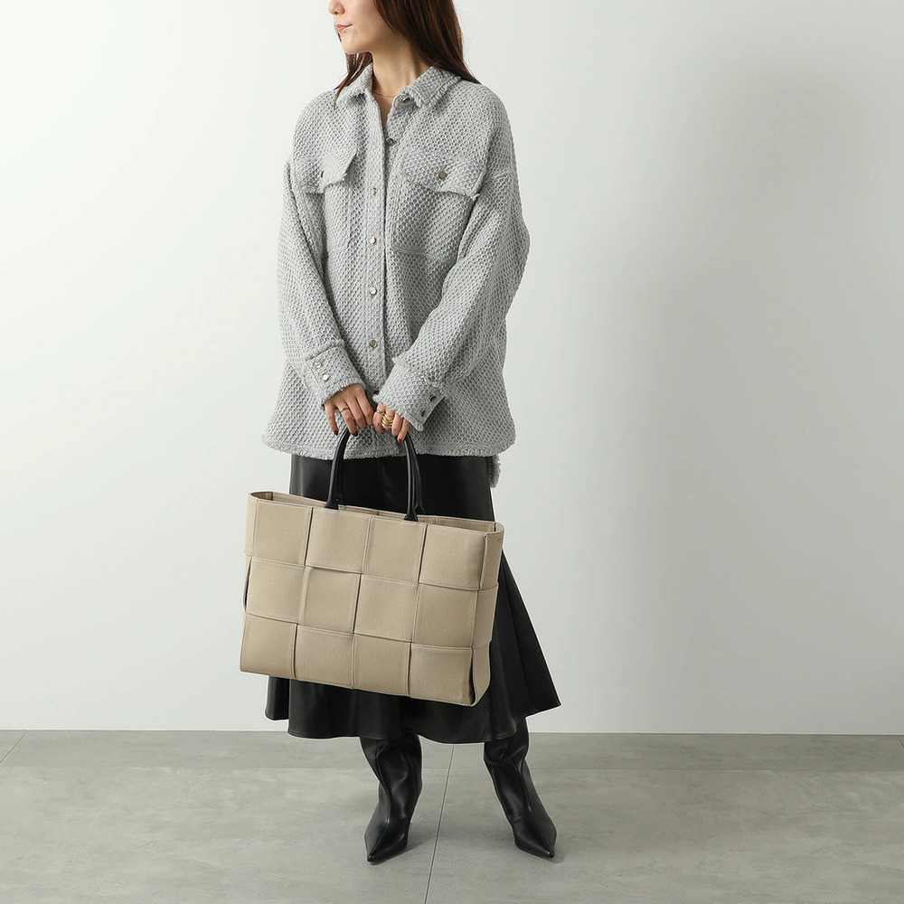 BOTTEGA VENETA Tote Bag Maxi Intrecciato Pouch